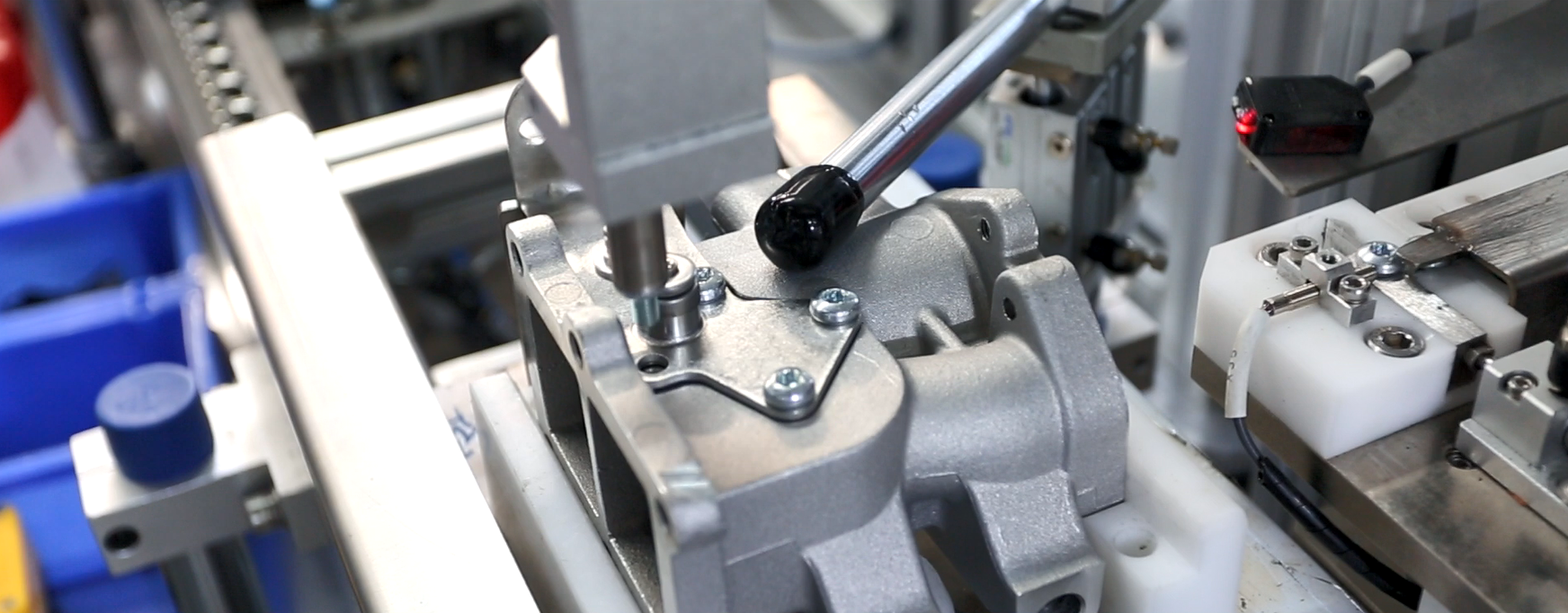 ng电子游戏渭南工厂Y24系统项目顺遂通过整车厂现场审核